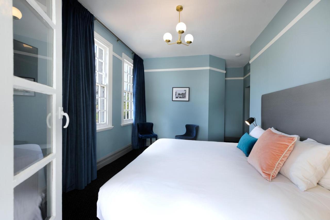 The Stirling Arms Hotel Perth Bagian luar foto
